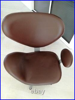 Genuine Egg Chair in Brown Cognac Leather Vinyl Rare attributed to Arne Jacobsen