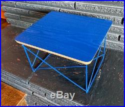 Herman Miller Select Charles Eames LTR Wire Base Side Table, Rare Cobalt Blue