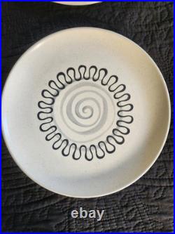 LOT 4 Rare Vintage METLOX POPPYTRAIL Aztec Atomic MCM Dinner Plates 10.25 CA