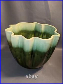 Mid Century Modern Rare Hull 427 Planter Wave Vase USA