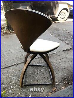 NORMAN CHERNER PLYCRAFT SIDE CHAIR with rare spider base. Padded seat. Eames