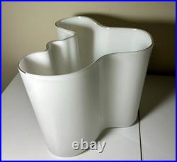 RARE Alvar Aalto 3030 Savoy Vase Large 20cm Opaline White Signed Finland
