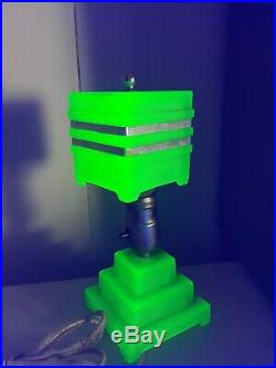 RARE Vintage Mid Century Modern Uranium Green Vaseline Glass 10 ELECTRIC LAMP