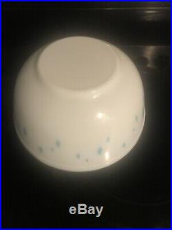 RARE Vintage PYREX Aqua Turquoise Blue DIAMOND 2 Quart Bowl Late 1950's