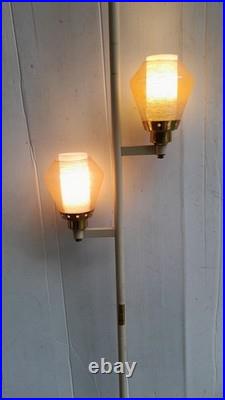 Rare Mid Century Modern Stiffel Pole Tension Lamp Space Age Pink Beehive Shades