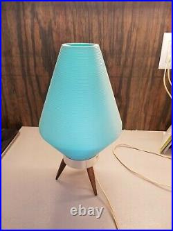 Rare Pair Beehive Table Lamps In Turquoise Tripod Plastic Mid Century Modern