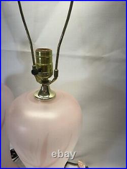 Rare Pair Of Vintage Mid Century Modern Regency Frosted Pink And Table Lamps