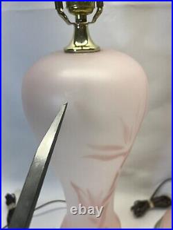Rare Pair Of Vintage Mid Century Modern Regency Frosted Pink And Table Lamps