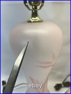Rare Pair Of Vintage Mid Century Modern Regency Frosted Pink And Table Lamps