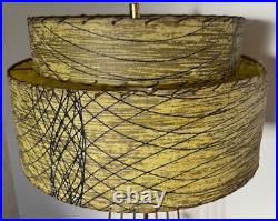 Rare Vintage MCM Abstract Lamp Fiberglass Shade Atomic Era Mid Century Lighting