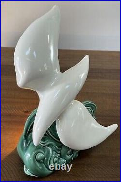 Rare Vintage Modern Mid-Century MCM Seagull Bird On Ocean Waves Ceramic TV Lamp
