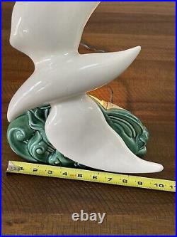 Rare Vintage Modern Mid-Century MCM Seagull Bird On Ocean Waves Ceramic TV Lamp