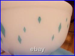 Unmarked Pyrex Mixing Dainty Maid, Turquoise Diamond Pattern, Rare, rare
