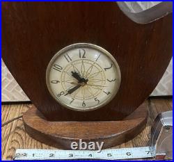 VERY RARE 1960's MCM Sculpted Teak Swan Table Lamp Clock 24 Tall