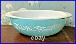 Very Rare Vintage Pyrex Promotional Blowing Leaves 024 Two Quart Casserole Dish