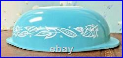 Very Rare Vintage Pyrex Promotional Blowing Leaves 024 Two Quart Casserole Dish