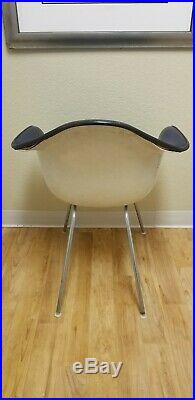 Vintage Eames Herman Miller Fiberglass Shell Arm Chair Rare